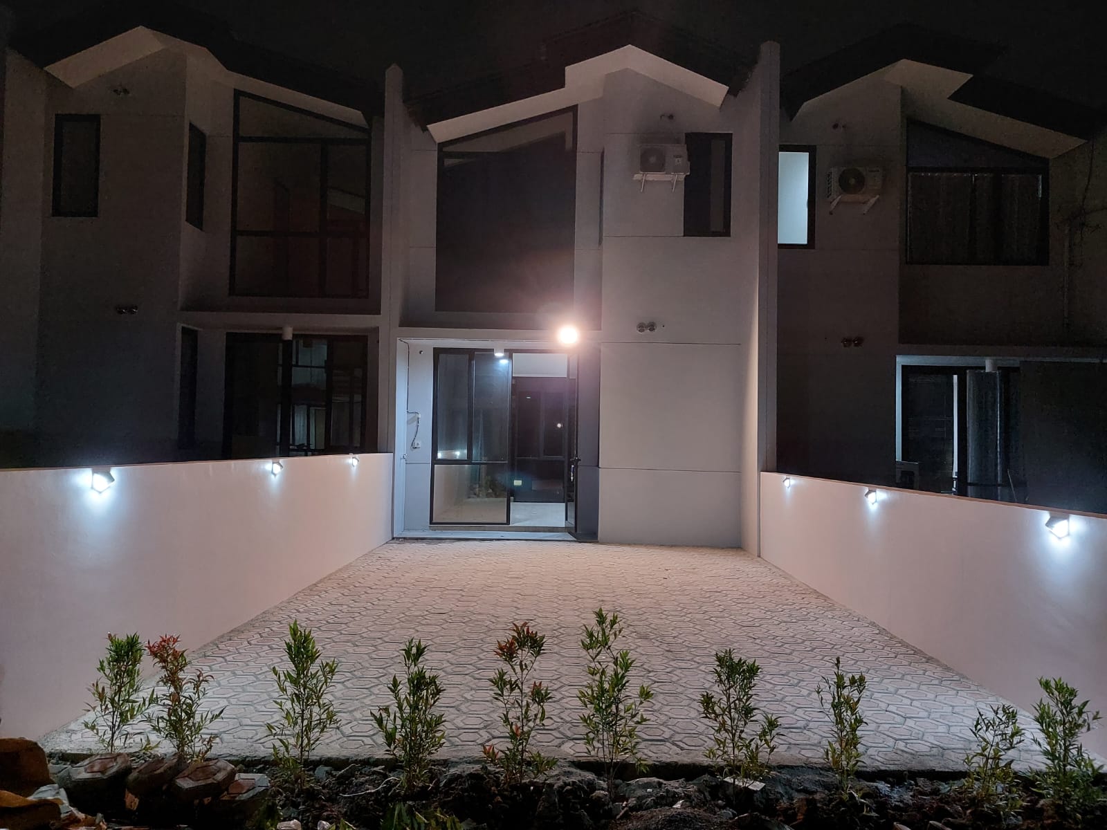 Rumah Disewakan di Cluster Uptown Lippo Cikarang